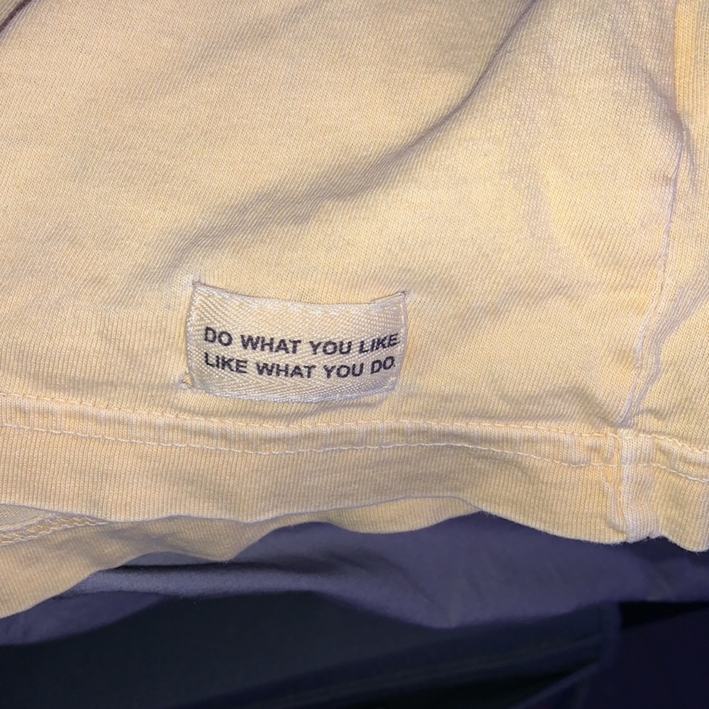 Sunshine yellow tee- LIFE IS GOOD - Picture 2 of 4